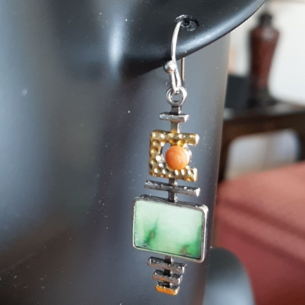 NWOT Alloy retro creative turquoise colored stone earrings in gold